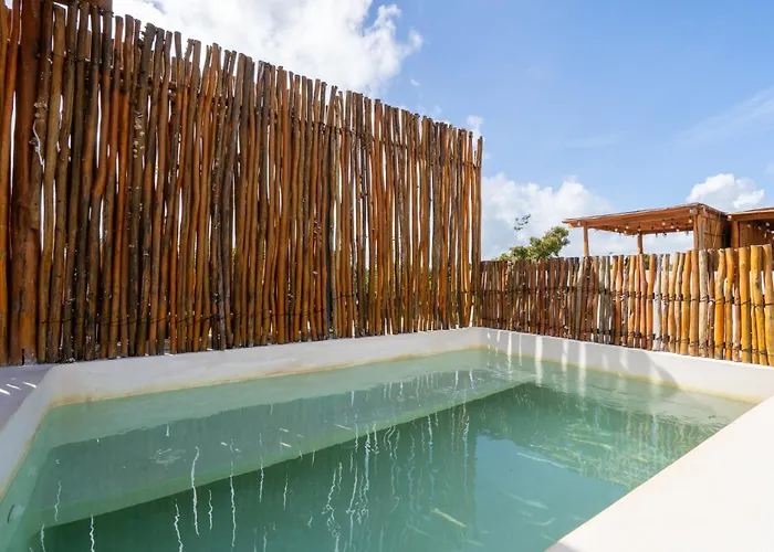 Moonstone - With Private Pool And 24hrs Security & Club Access *