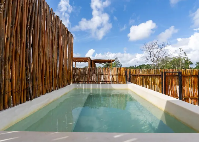 Moonstone - With Private Pool And 24hrs Security & Club Access *