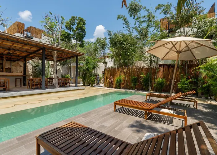 Moonstone - With Private Pool And 24hrs Security & Club Access Pousada *
