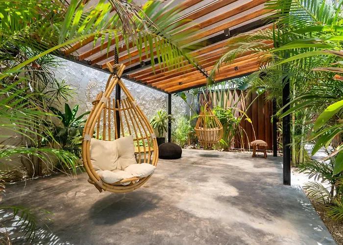 Moonstone - With Private Pool And 24hrs Security & Club Access *