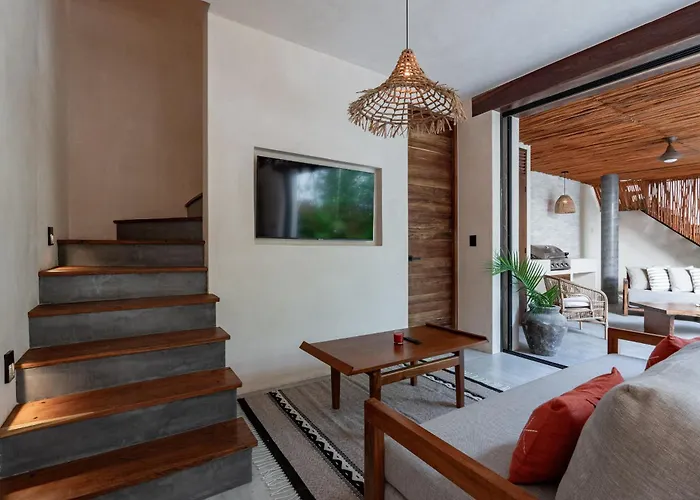 Moonstone - With Private Pool And 24hrs Security & Club Access Pousada *
