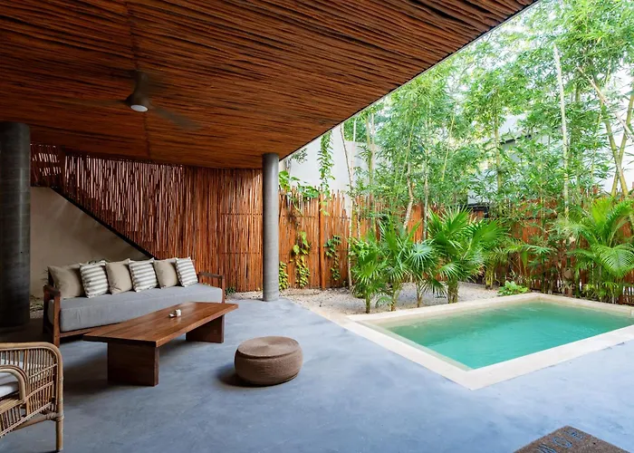 Moonstone - With Private Pool And 24hrs Security & Club Access Pousada *