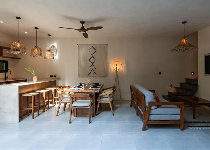Moonstone - With Private Pool And 24hrs Security & Club Access *
